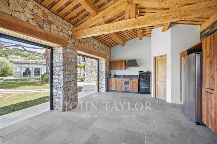 Image No.9-4 Bed House for sale