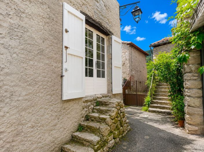 Image No.6-2 Bed House for sale