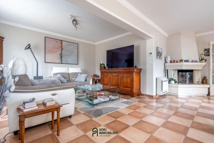 Image No.11-4 Bed House for sale