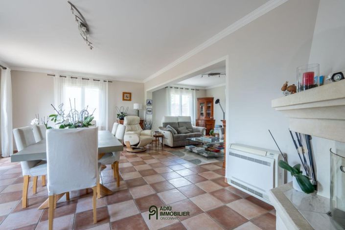 Image No.9-4 Bed House for sale