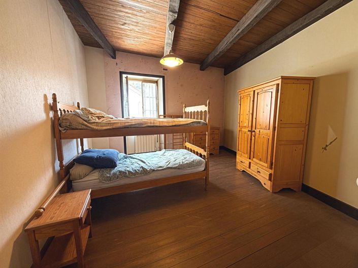 Image No.12-6 Bed House for sale
