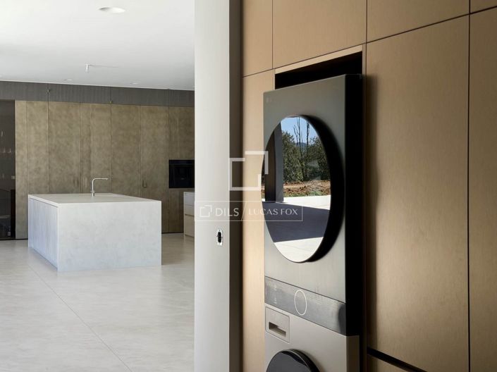 Image No.35-5 Bed House for sale