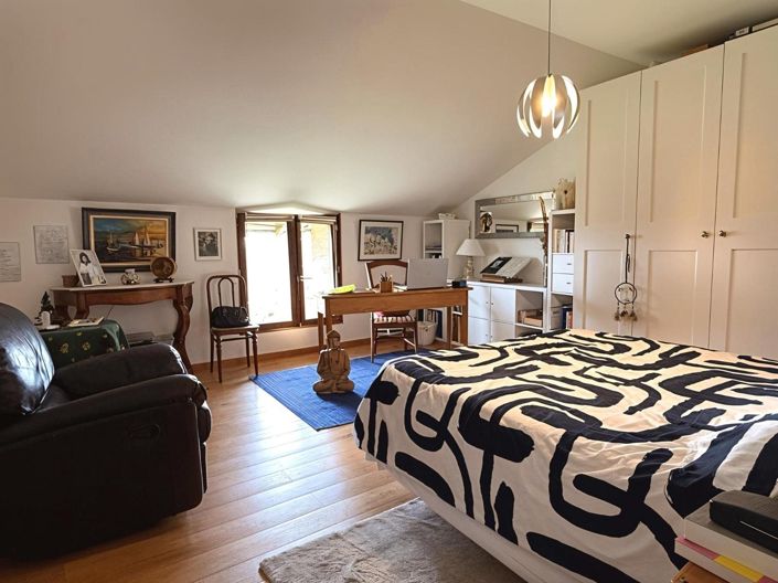 Image No.16-3 Bed House for sale