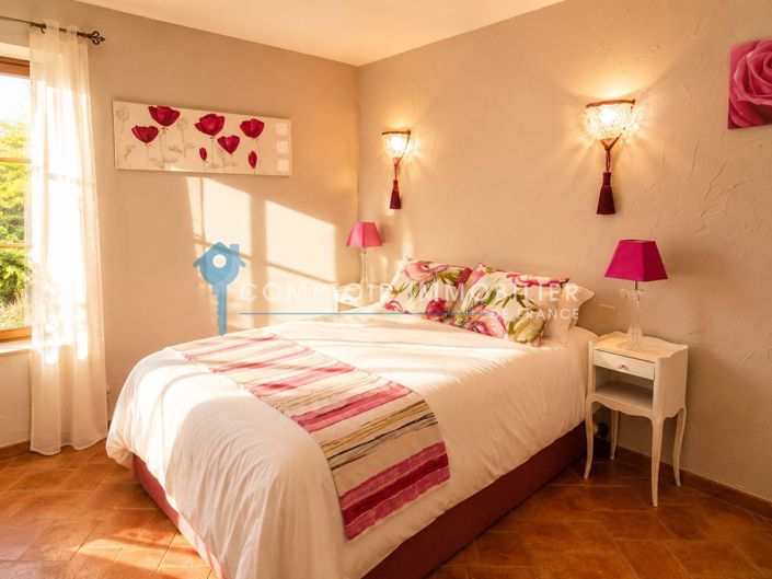 Image No.13-5 Bed House for sale