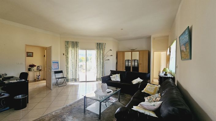Image No.13-4 Bed House for sale