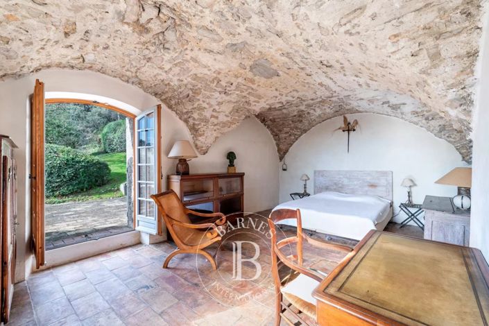 Image No.11-4 Bed House for sale