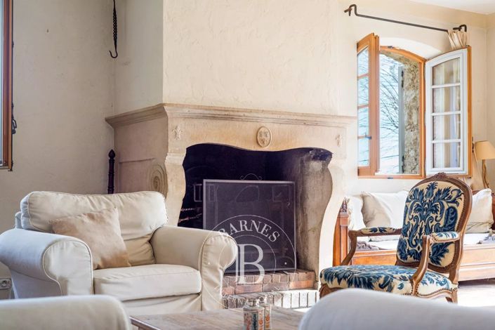 Image No.8-4 Bed House for sale