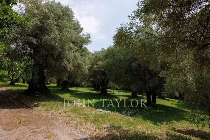 Image No.15-5 Bed House for sale