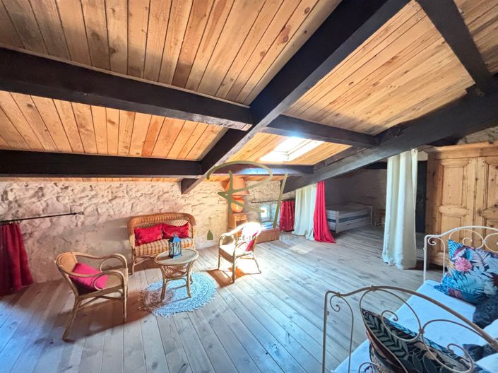 Image No.9-5 Bed House for sale