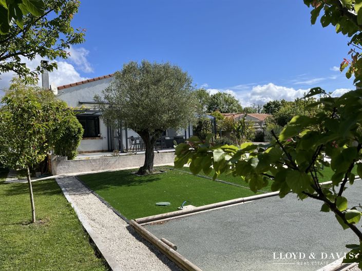 Image No.19-3 Bed House for sale