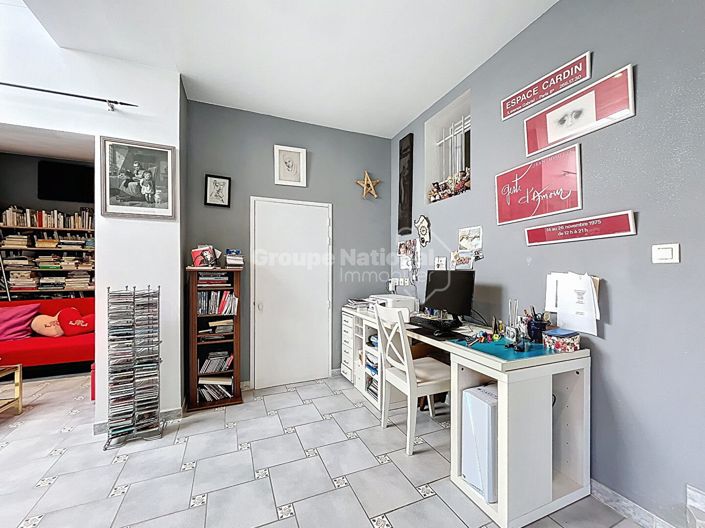 Image No.15-6 Bed House for sale