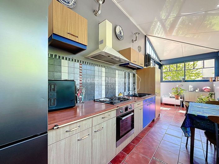 Image No.5-6 Bed House for sale