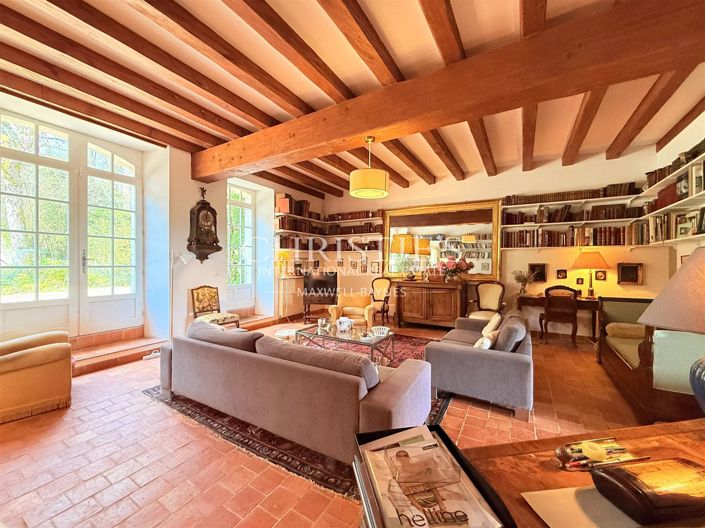Image No.10-5 Bed House for sale