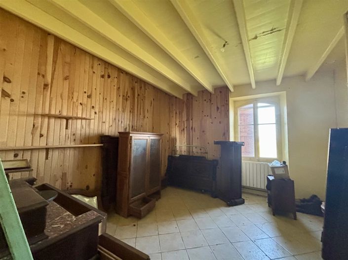 Image No.10-4 Bed House for sale