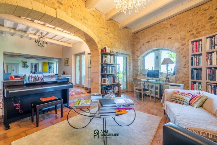 Image No.11-6 Bed House for sale