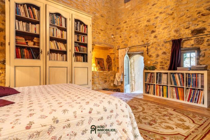 Image No.17-6 Bed House for sale