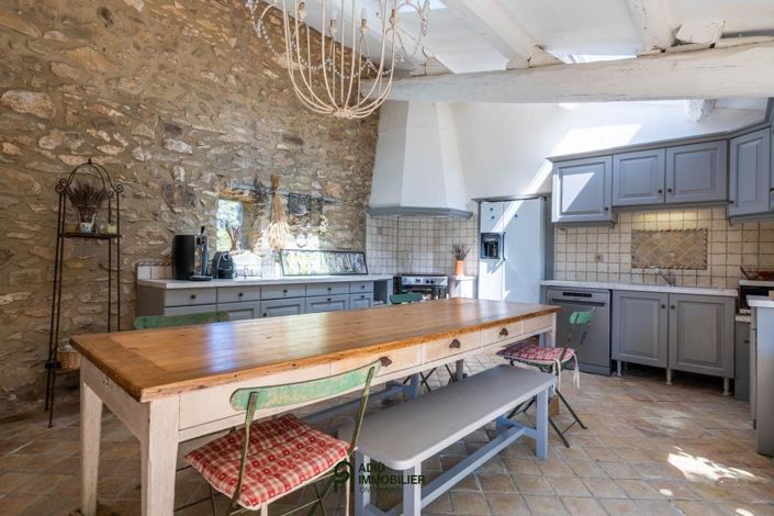 Image No.24-6 Bed House for sale