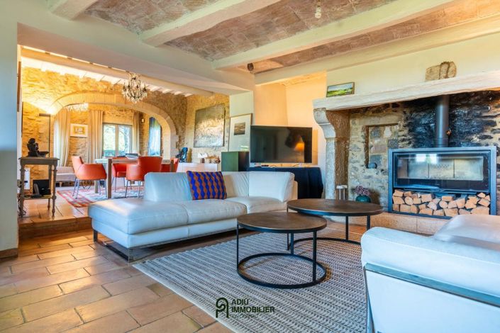 Image No.7-6 Bed House for sale