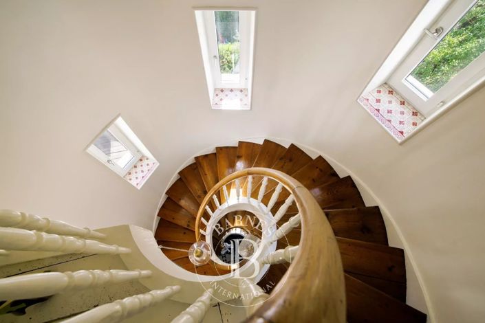 Image No.21-5 Bed House for sale