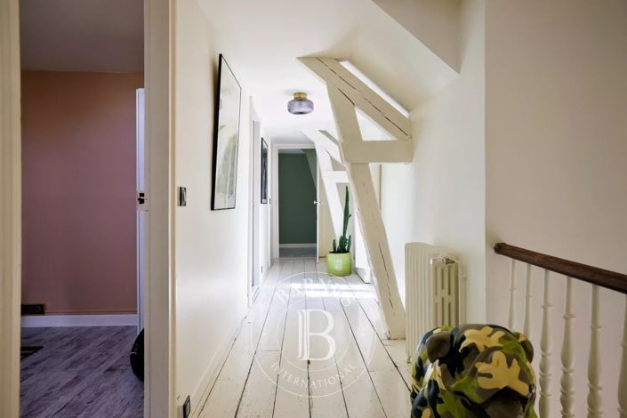 Image No.22-5 Bed House for sale