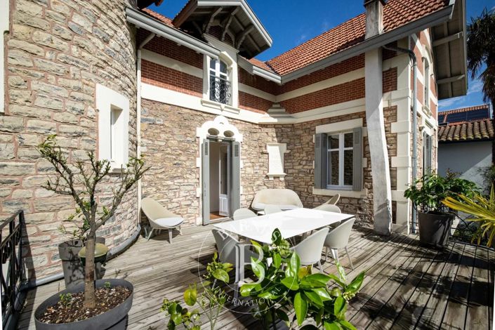 Image No.5-5 Bed House for sale
