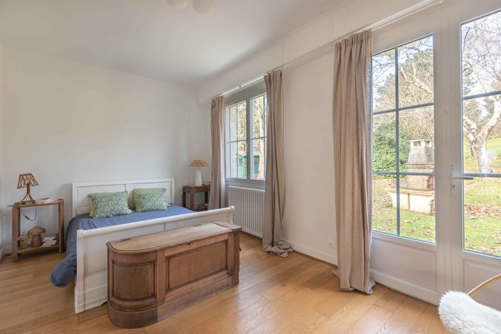 Image No.10-3 Bed House for sale