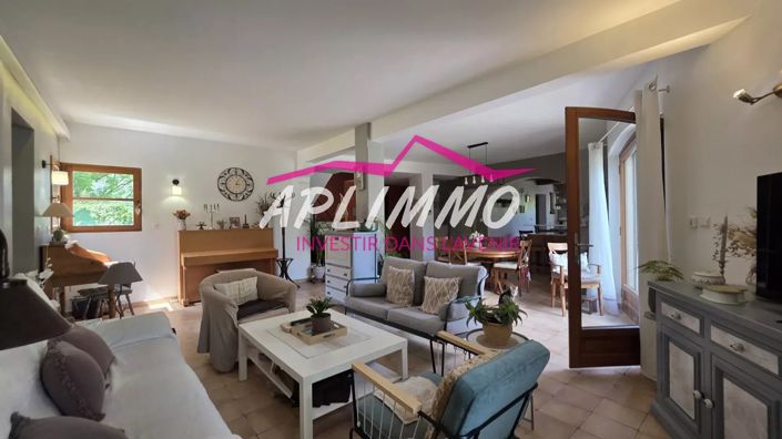 Image No.3-5 Bed House for sale
