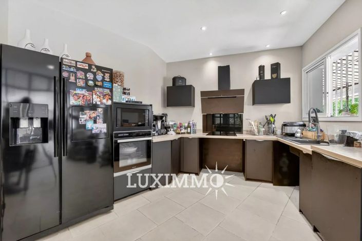 Image No.6-3 Bed House for sale