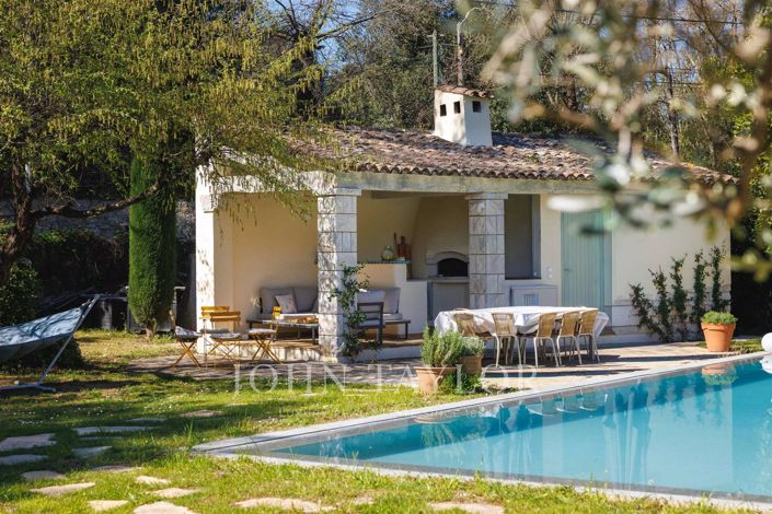 Image No.2-5 Bed House for sale
