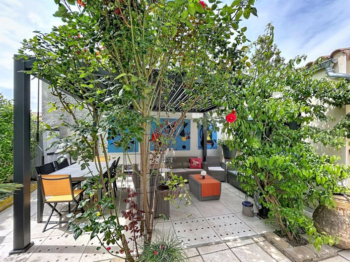 Image No.6-5 Bed House for sale
