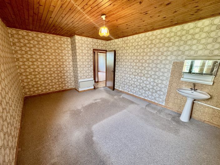Image No.11-5 Bed House for sale