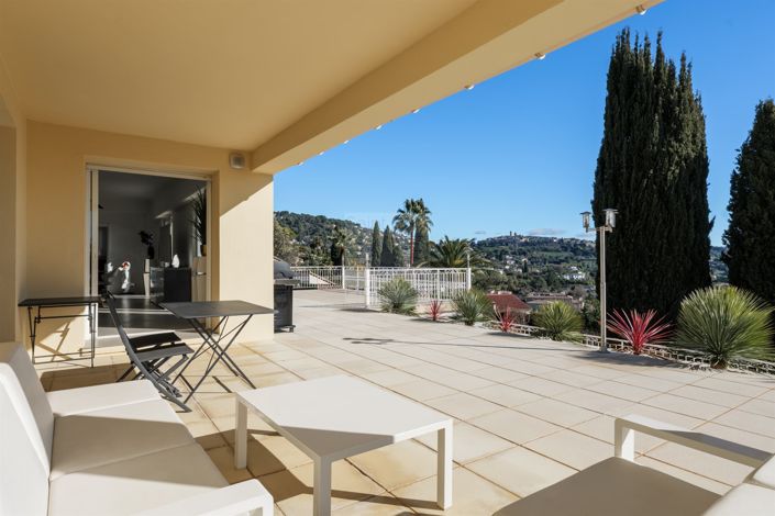Image No.11-3 Bed House for sale
