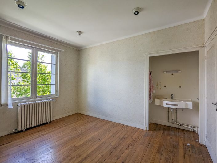 Image No.12-4 Bed House for sale
