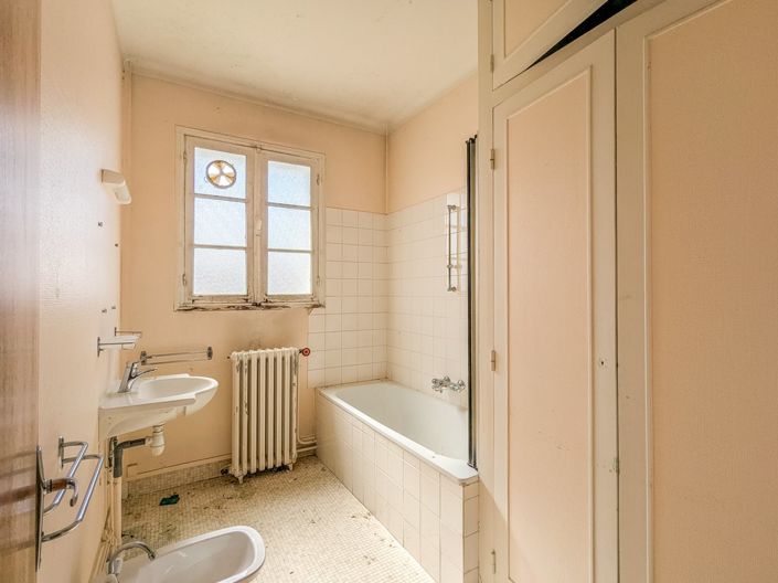 Image No.13-4 Bed House for sale