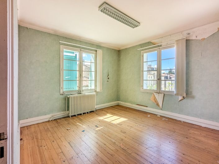 Image No.14-4 Bed House for sale