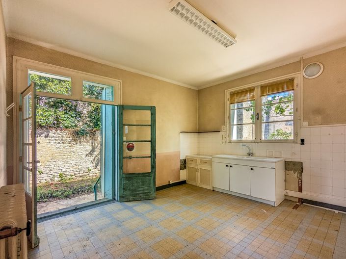 Image No.8-4 Bed House for sale