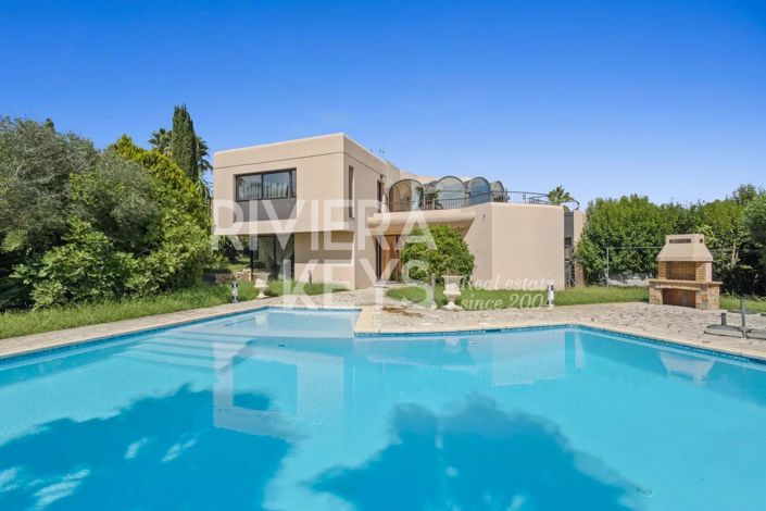 Image No.3-5 Bed House for sale