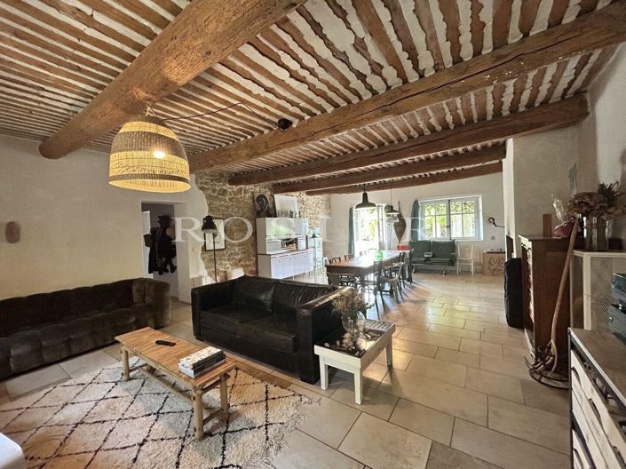 Image No.5-8 Bed House for sale