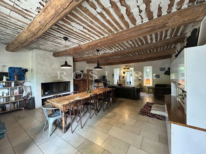 Image No.6-8 Bed House for sale