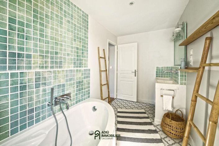 Image No.7-6 Bed House for sale