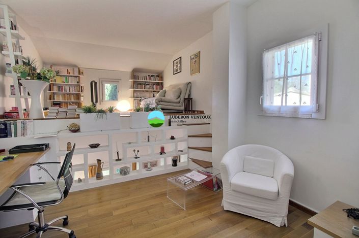 Image No.11-6 Bed Property for sale