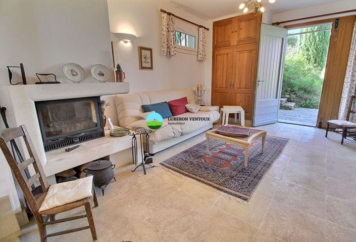 Image No.17-6 Bed Property for sale