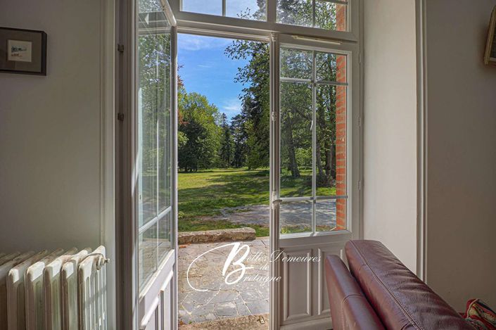 Image No.7-9 Bed House for sale