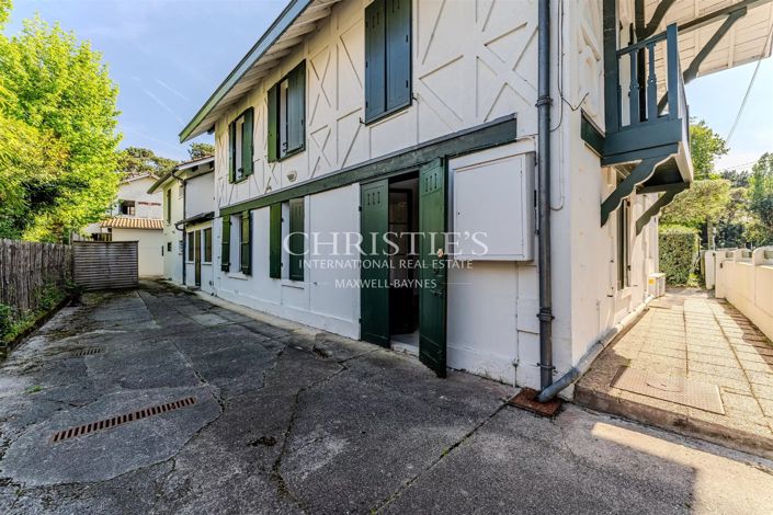 Image No.8-House for sale