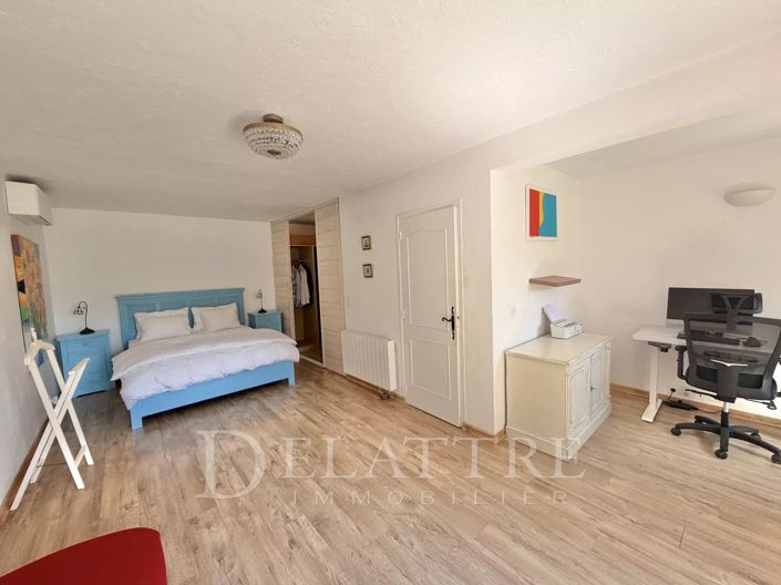 Image No.15-4 Bed House for sale