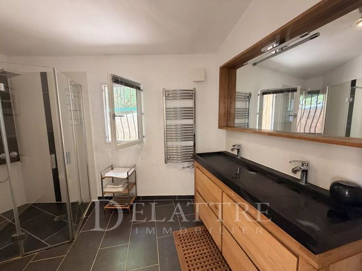 Image No.16-4 Bed House for sale
