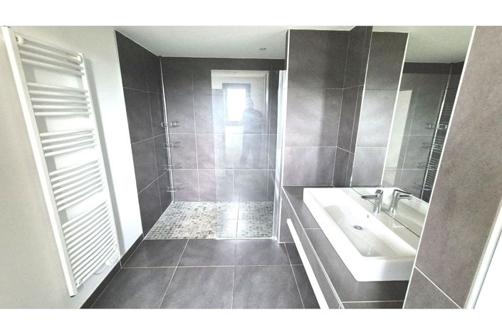 Image No.11-3 Bed House for sale