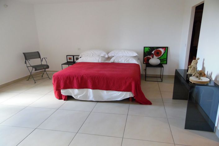 Image No.14-3 Bed House for sale