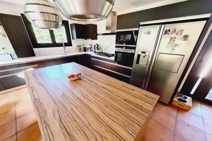 Image No.3-4 Bed House for sale