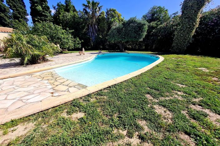 Image No.6-4 Bed House for sale